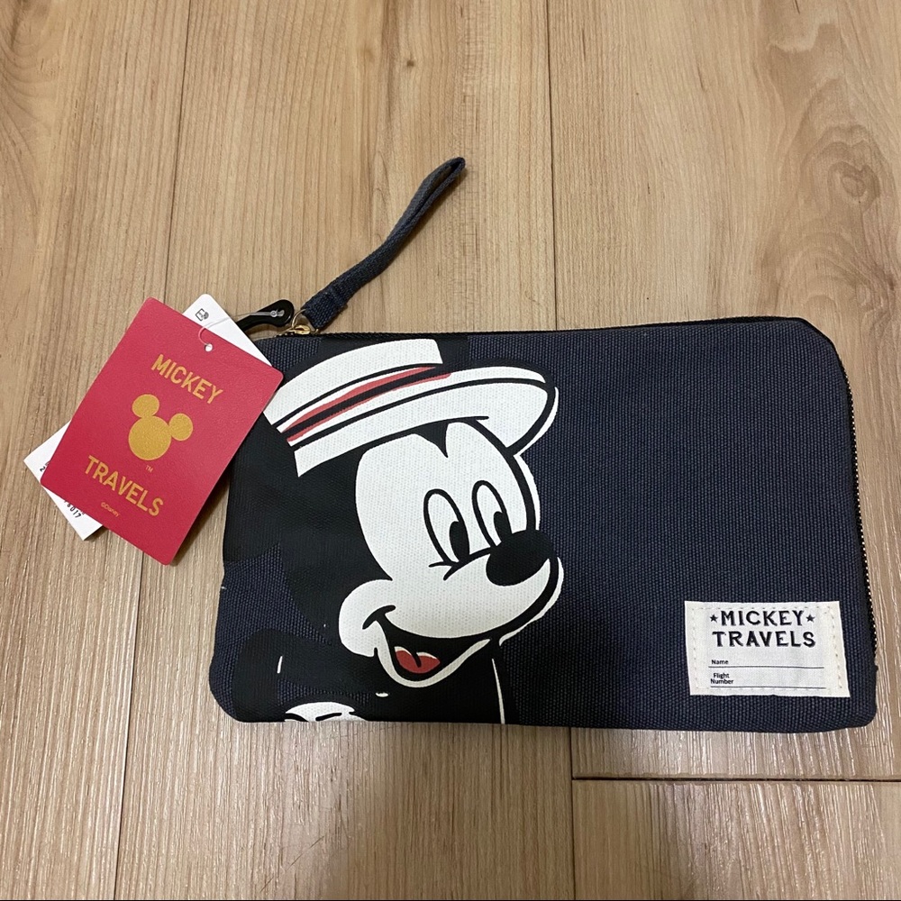 NWT Uniqlo x Disney Mickey Pouch